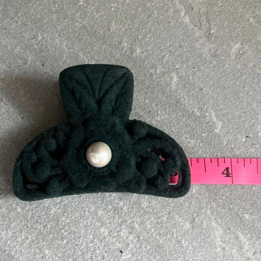 Vintage 90/Y2K Flocked Velvet Faux Pearl Filigree Hair Claw Clips Set Of 3‎